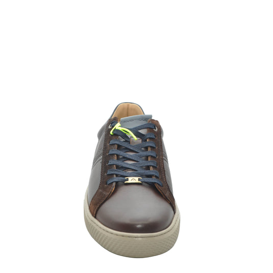 ambitious mens trainers