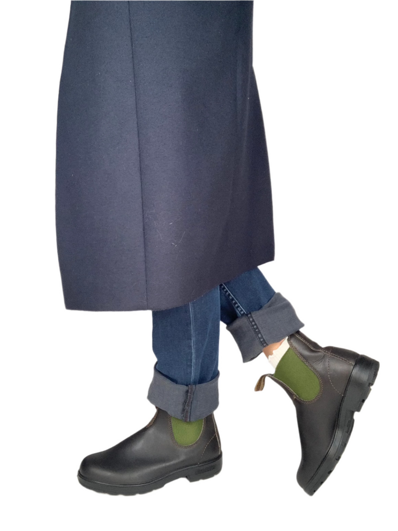 Load image into Gallery viewer, Pair of Blundstone #519 stout brown boots with olive green elastic side panels