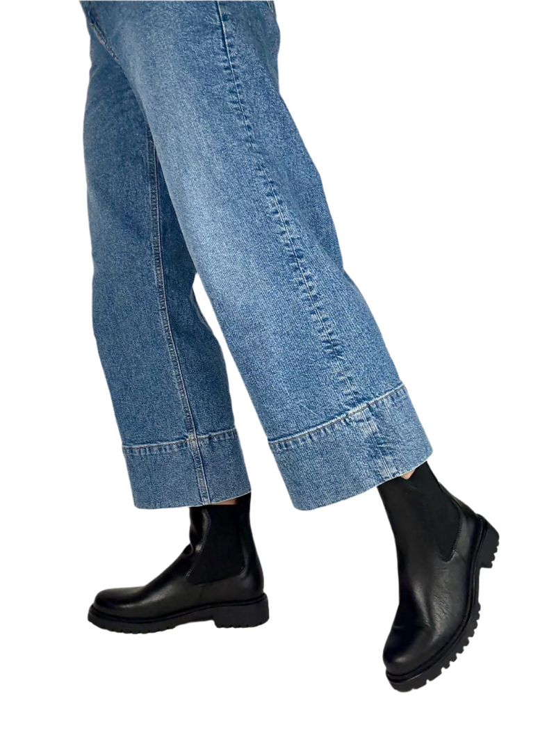 Load image into Gallery viewer, black womens chelsea boots tamaris