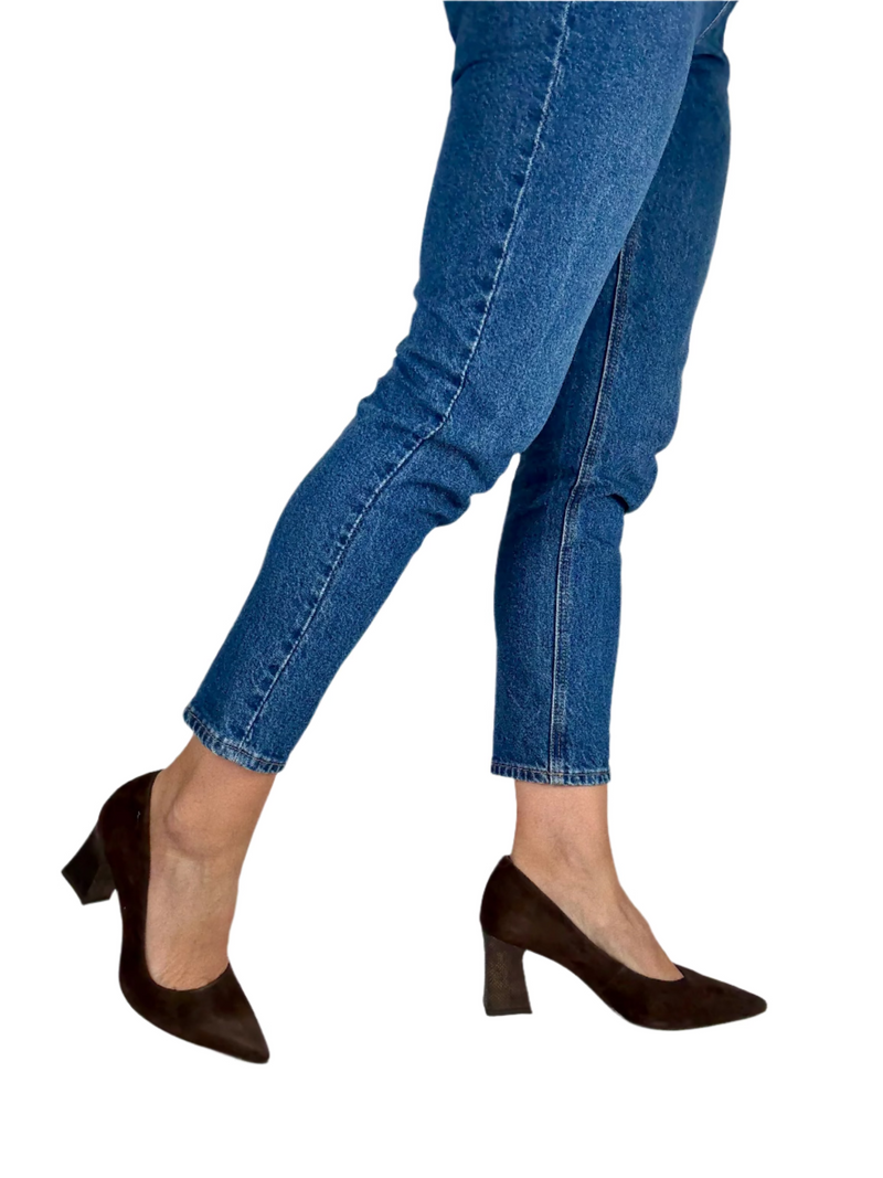Load image into Gallery viewer, brown suede block heels