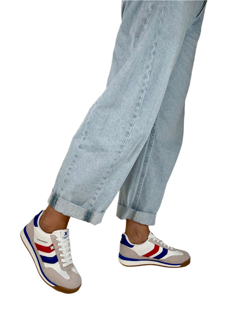 Load image into Gallery viewer, white ladies xti trainers