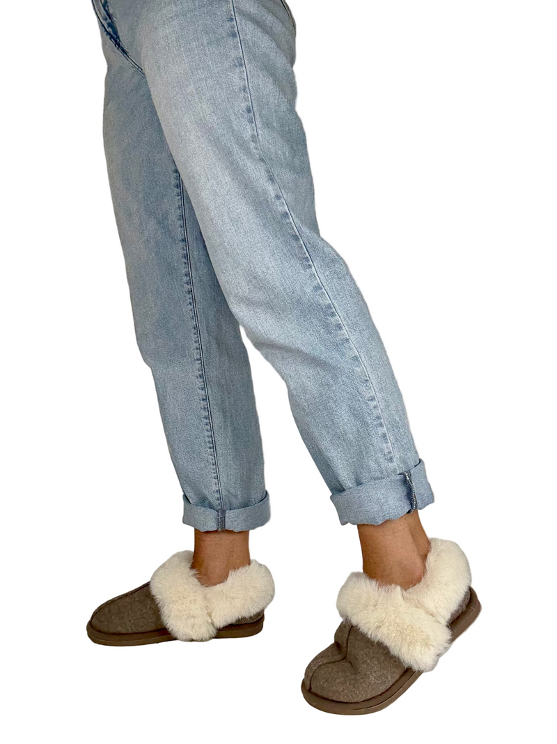 Load image into Gallery viewer, grey fur slippers