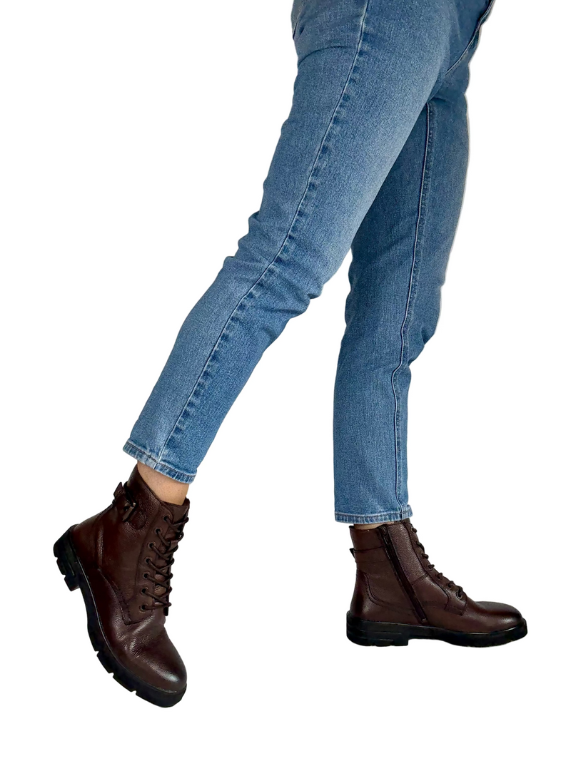 Load image into Gallery viewer, lace up leather boots