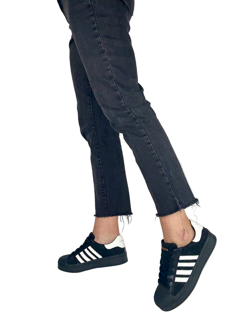 Load image into Gallery viewer, black casual drilley trainers