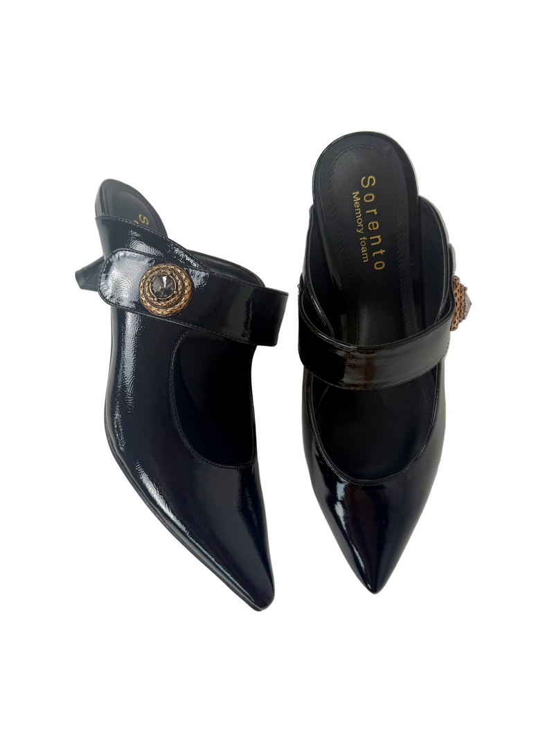 Load image into Gallery viewer, black low heels