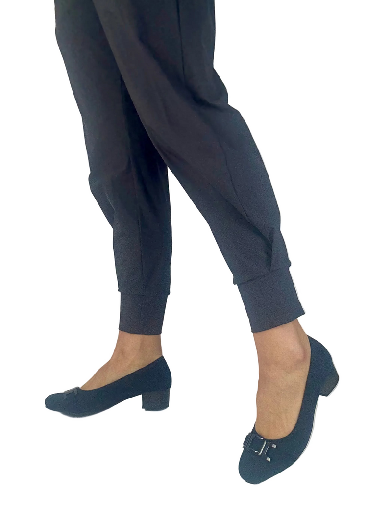 Load image into Gallery viewer, navy low heeled shoes