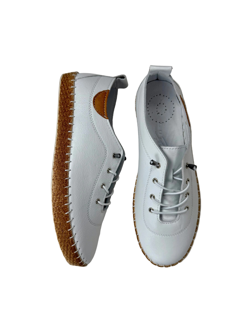 Load image into Gallery viewer, white flat shoes