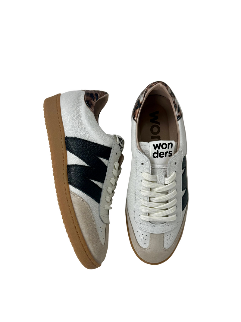 Load image into Gallery viewer, white wonders sneakers