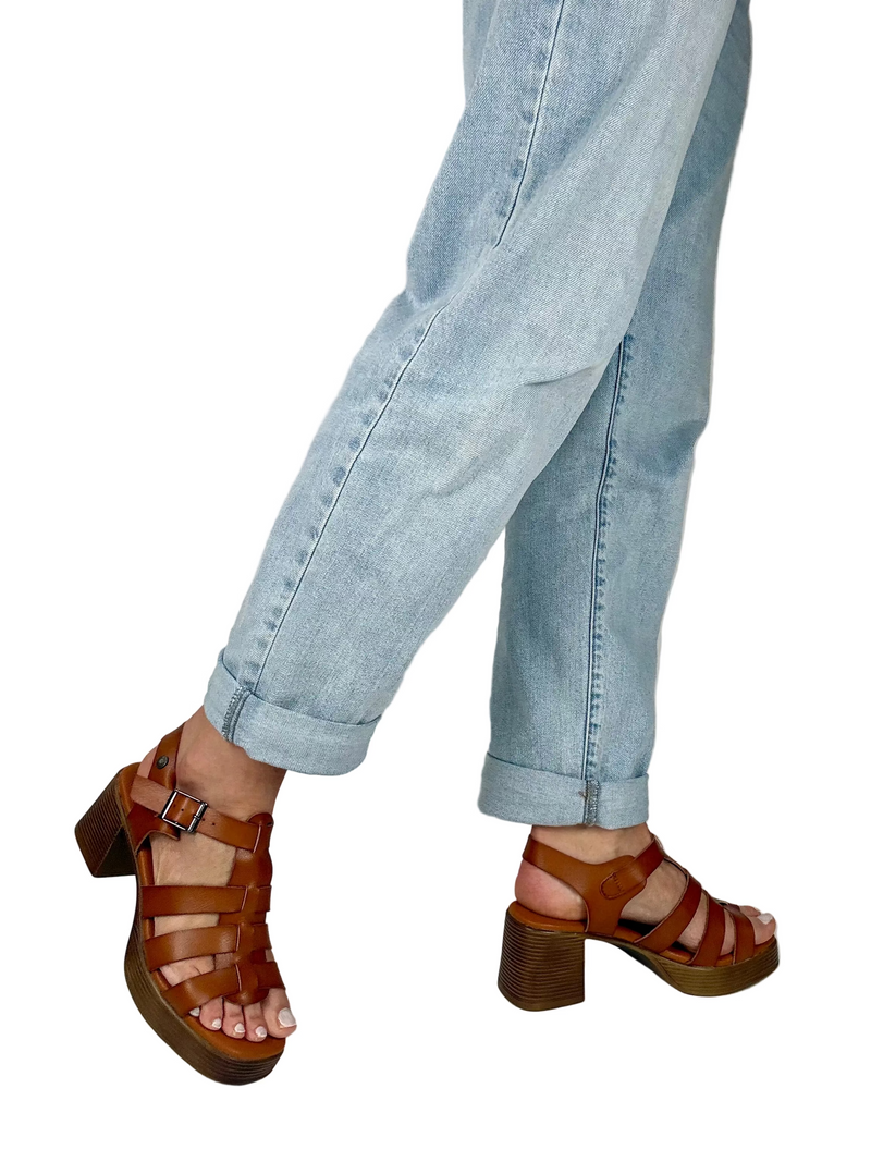 Load image into Gallery viewer, tan block heeled sandals
