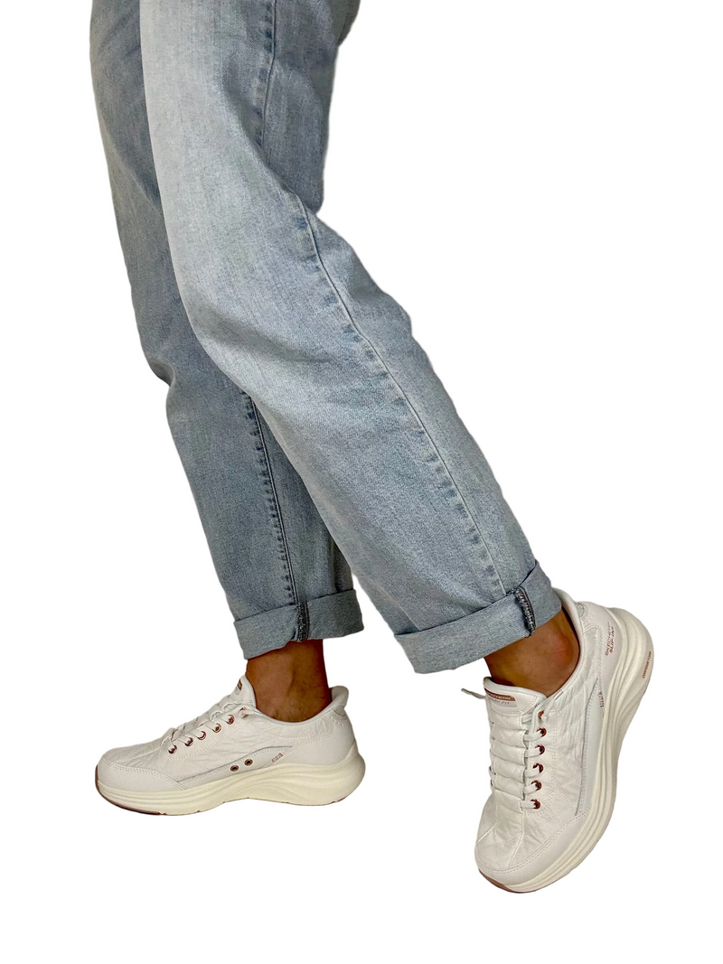 Load image into Gallery viewer, white slip ins skechers