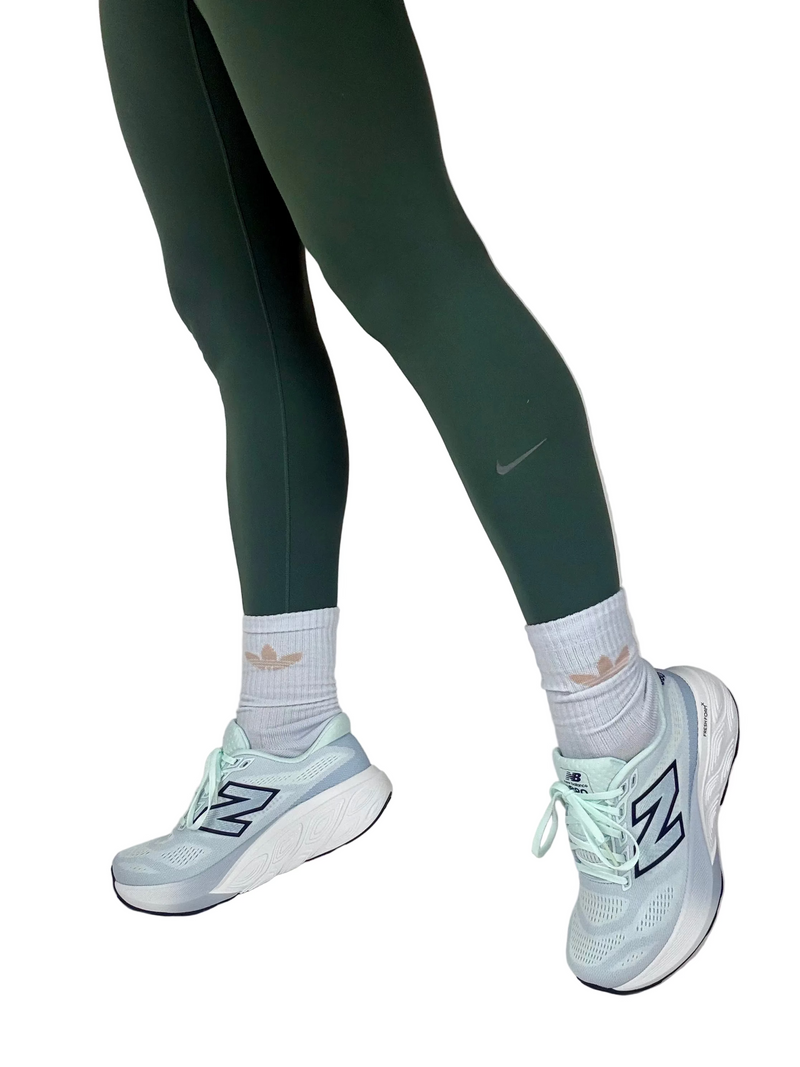 Load image into Gallery viewer, new balance running shoes