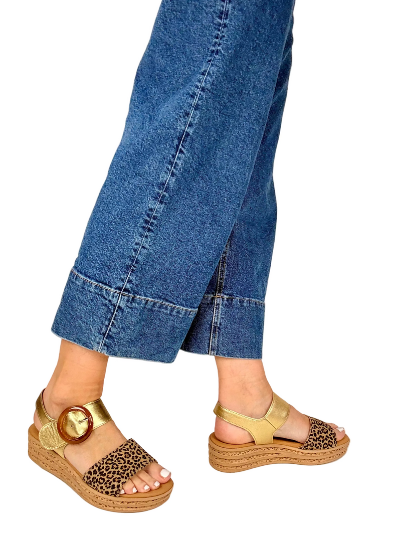 Load image into Gallery viewer, low wedge sandals