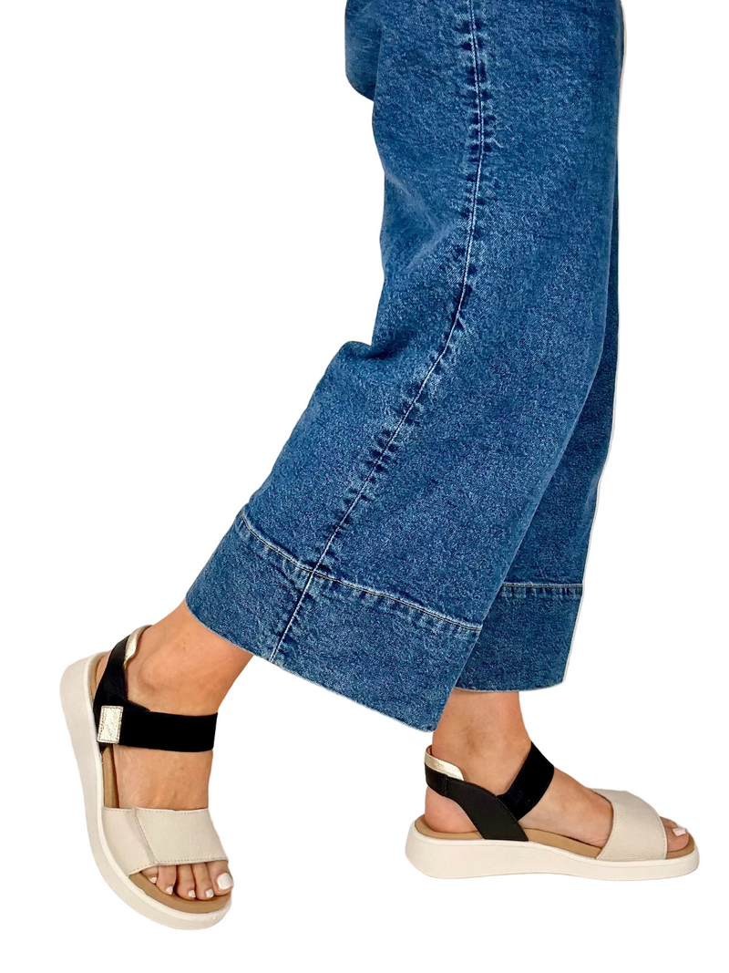 Load image into Gallery viewer, ladies walking sandals ara