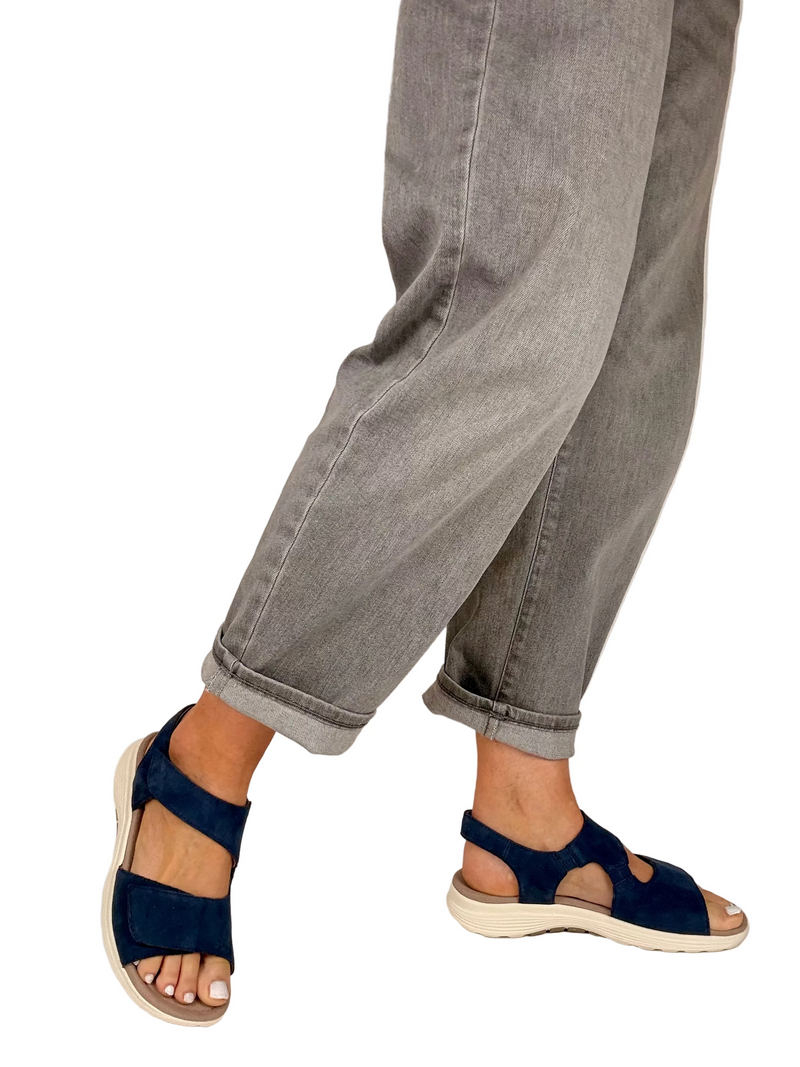 Load image into Gallery viewer, rolling soft navy sandals