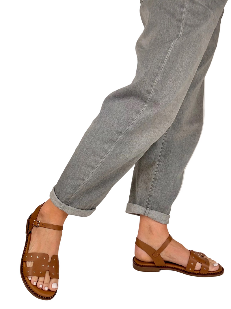 Load image into Gallery viewer, ladies tan flat sandals
