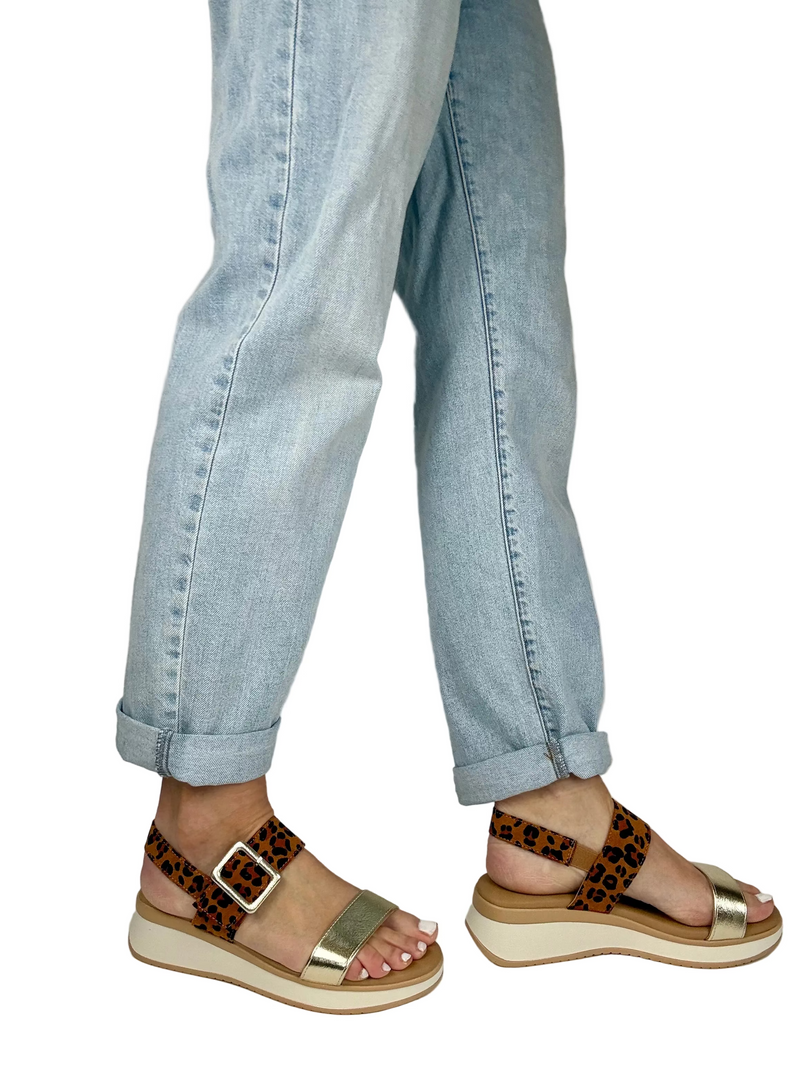 Load image into Gallery viewer, low wedge sandals