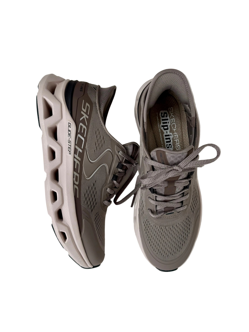 Load image into Gallery viewer, glide step skechers