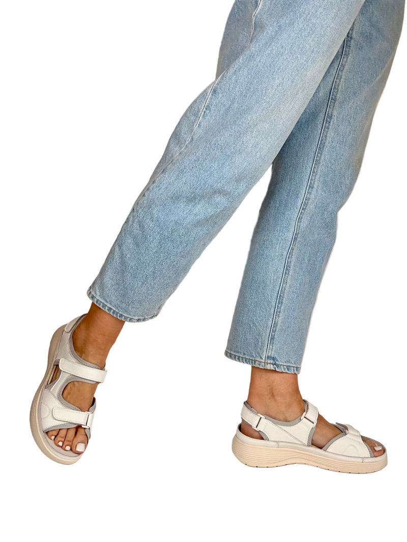 Load image into Gallery viewer, white walking sandals