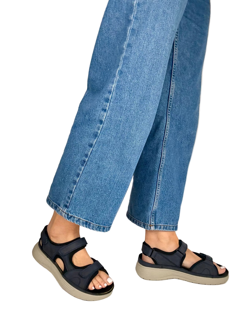Load image into Gallery viewer, navy g comfort sandals
