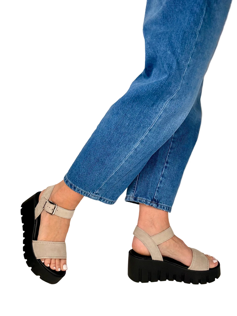 Load image into Gallery viewer, platform sandals