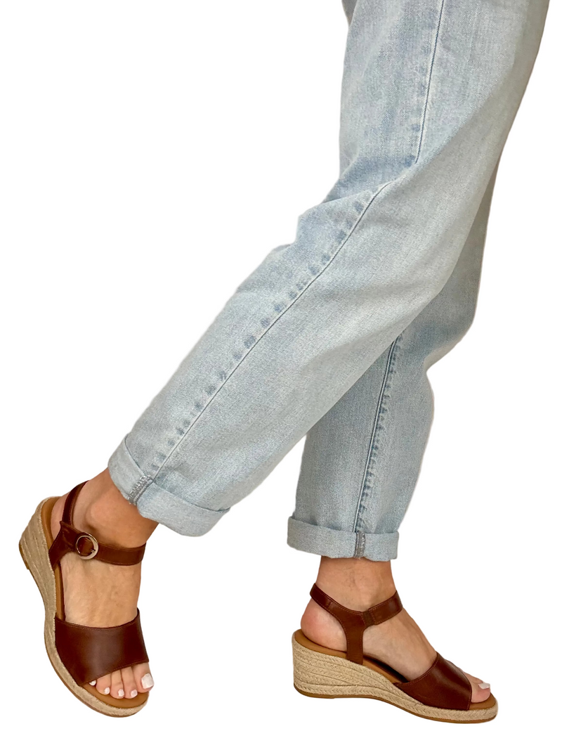 Load image into Gallery viewer, brown leather gabor sandals