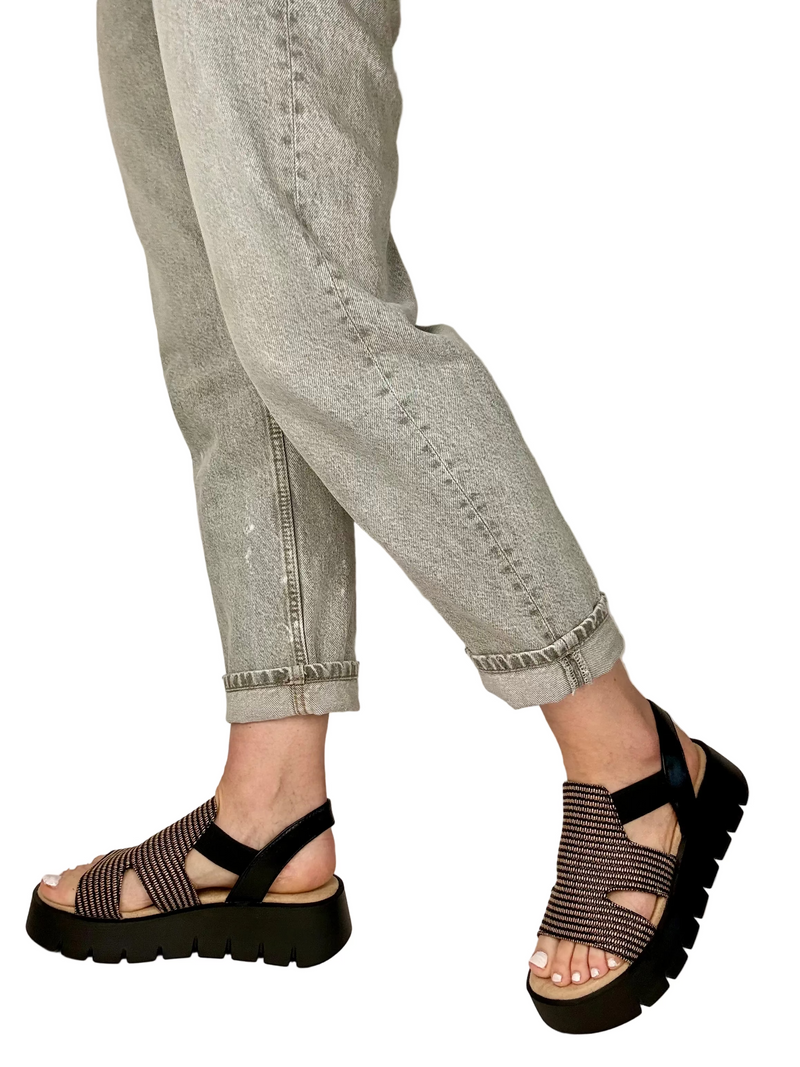 Load image into Gallery viewer, black platform sandals