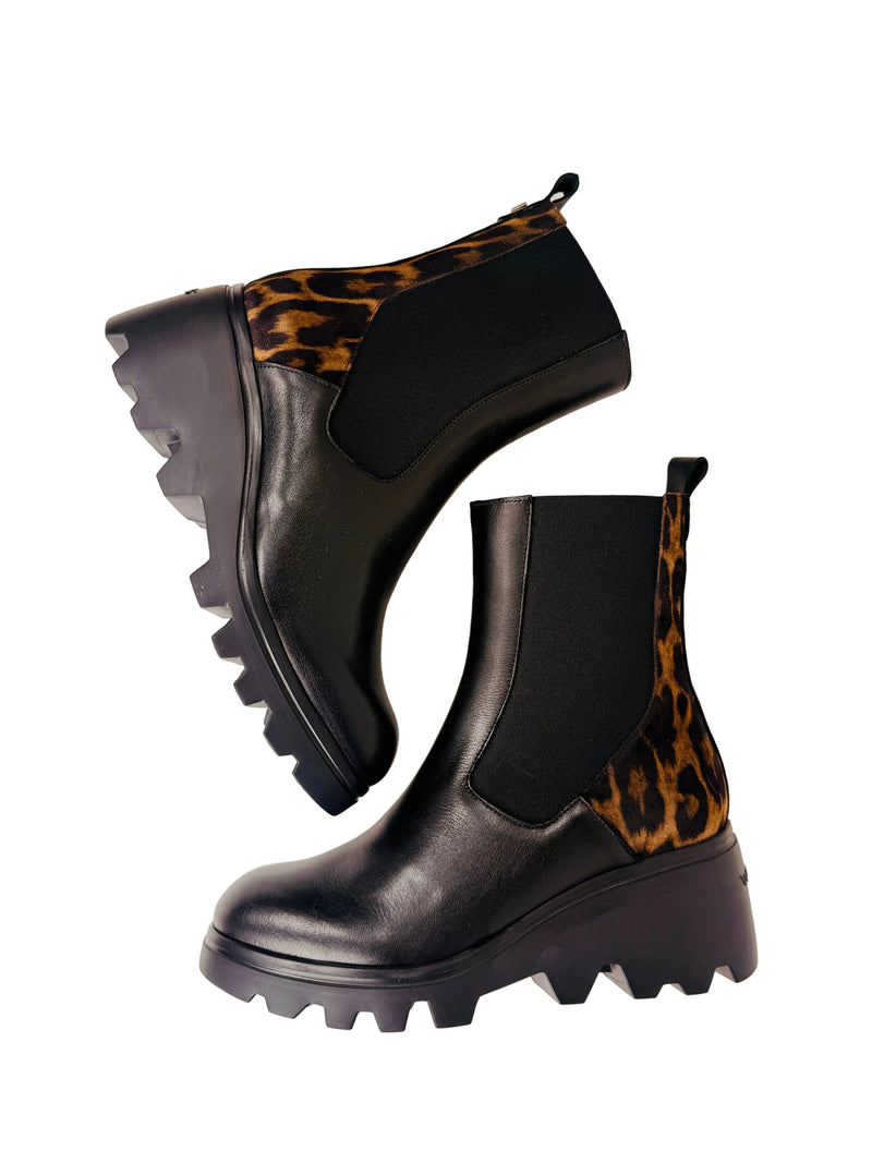 Load image into Gallery viewer, wonders boots