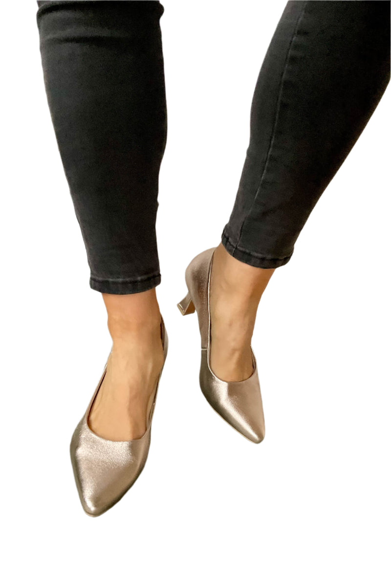 Load image into Gallery viewer, gold dress shoes