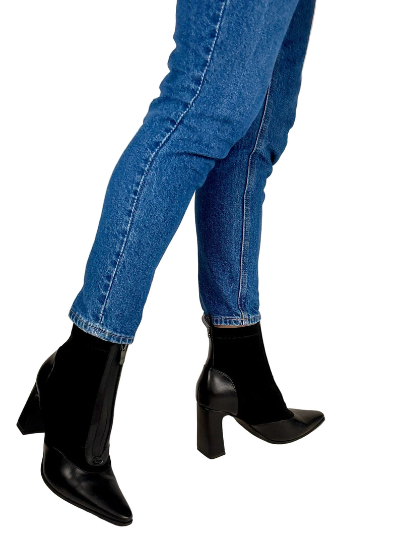 Load image into Gallery viewer, black heeled boots