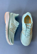 Load image into Gallery viewer, NEW BALANCE W860