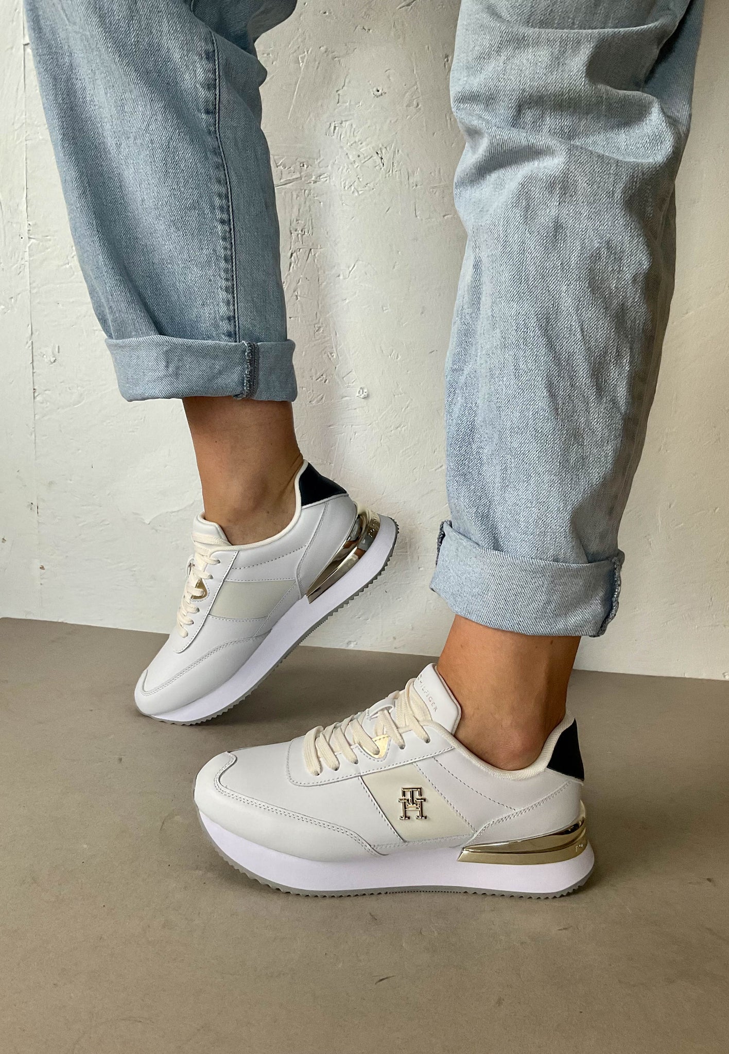 Tommy Jeans Essential Lace Up, Women's Sneakers, White, 36 EU : Buy Online  at Best Price in KSA - Souq is now Amazon.sa: Fashion