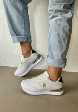 Load image into Gallery viewer, tommy hilfiger white trainers women