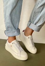 Load image into Gallery viewer, tommy hilfiger white platform trainers
