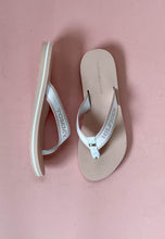 Load image into Gallery viewer, womens beach sandals