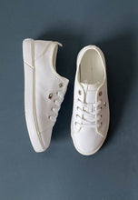 Load image into Gallery viewer, tommy hilfiger white shoes