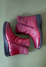 Load image into Gallery viewer, red flat boots for women
