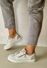 Load image into Gallery viewer, womens white trainers