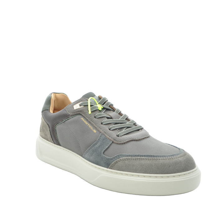 grey trainers