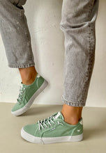 Load image into Gallery viewer, green summer trainers