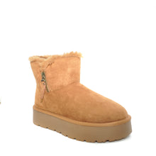 Load image into Gallery viewer, tan flatform ugg boots