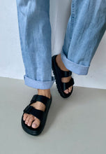Load image into Gallery viewer, xti black sandals