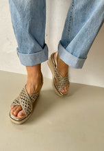Load image into Gallery viewer, xti ladies sandals