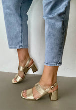 Load image into Gallery viewer, gold ladies sandals