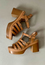 Load image into Gallery viewer, tan chunky sandals