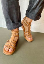 Load image into Gallery viewer, womens gladiator sandals
