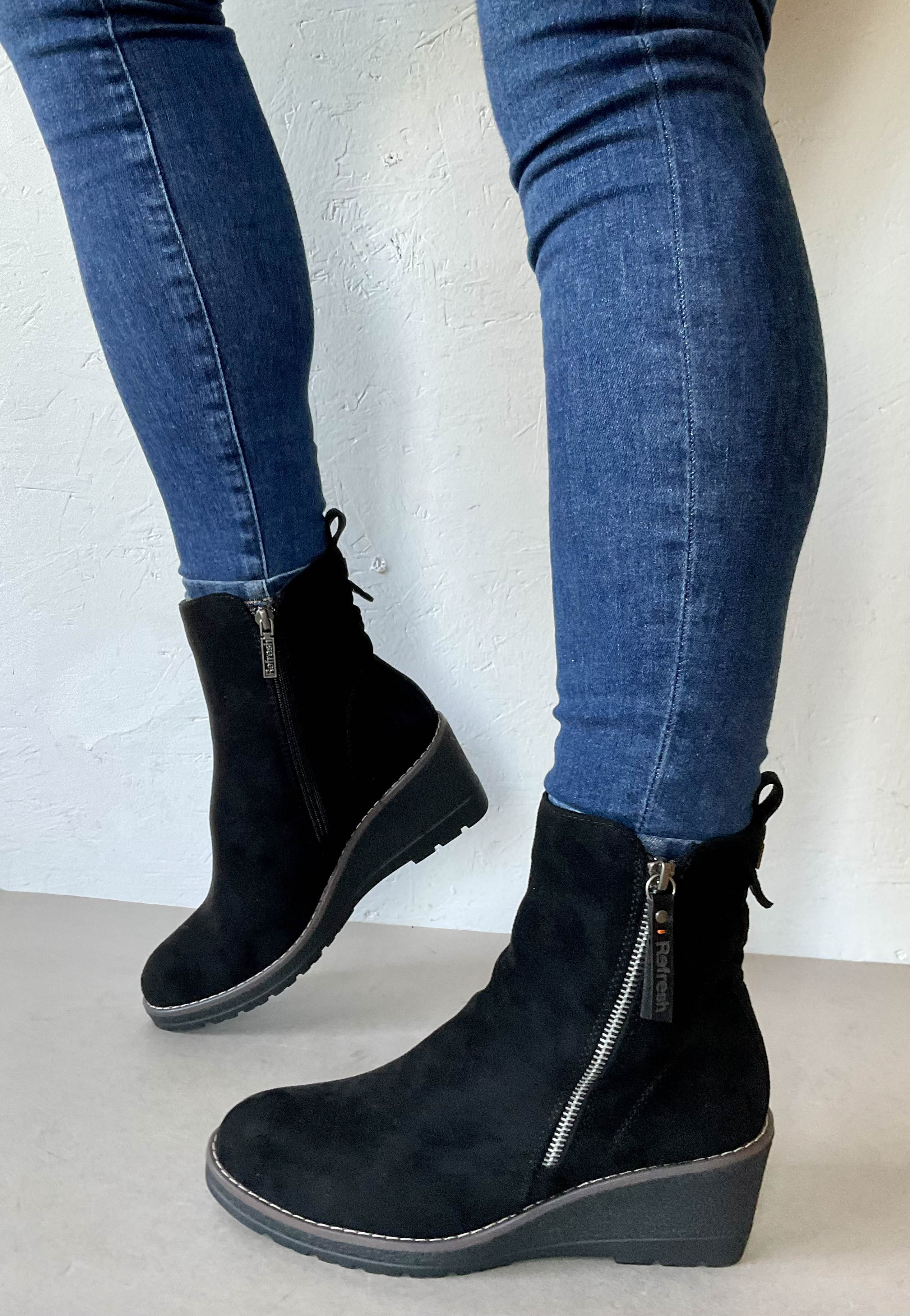 black low wedge boots