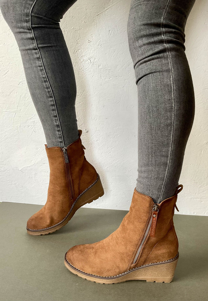 refresh tan wedge boots