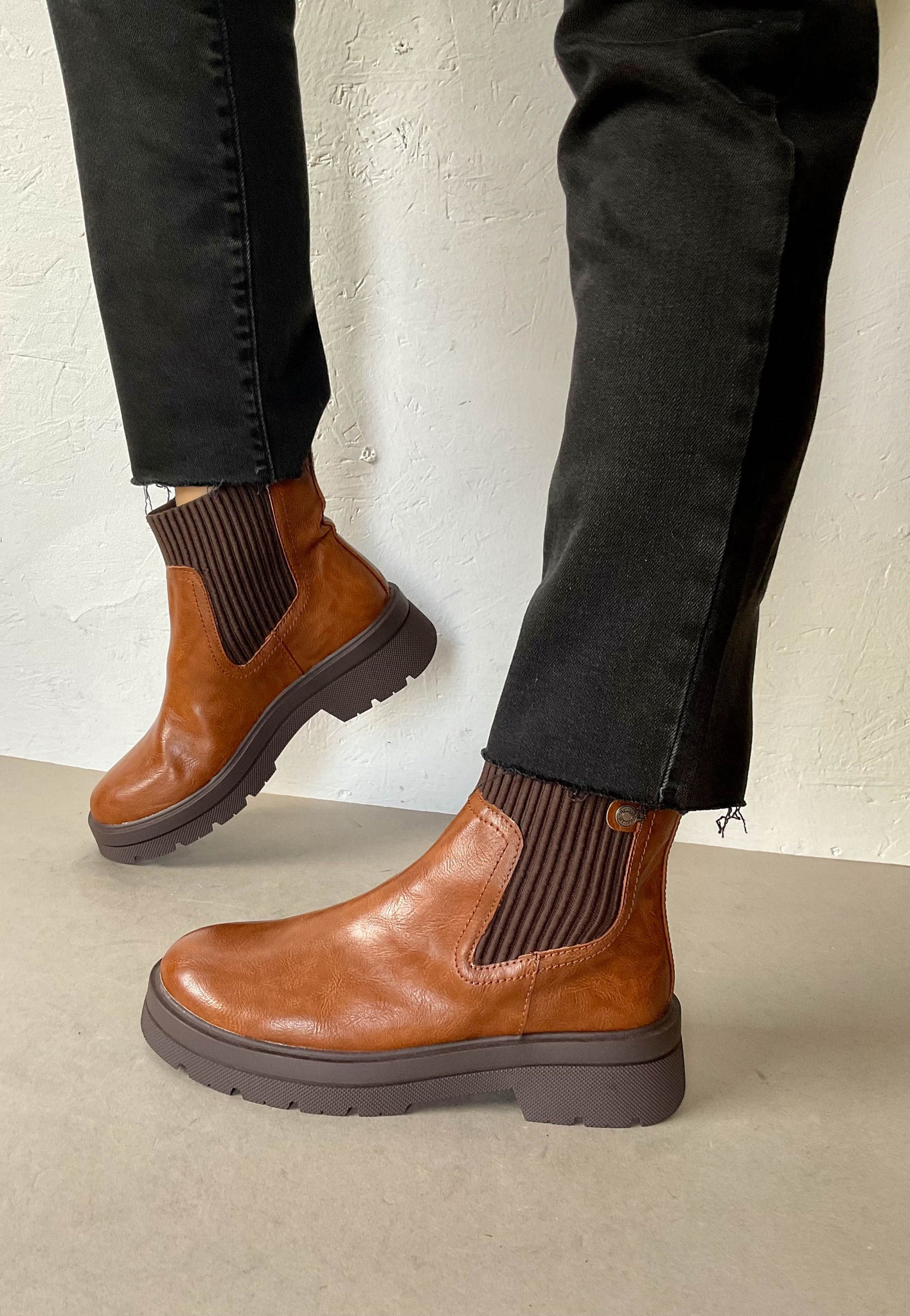 refresh chelsea boots