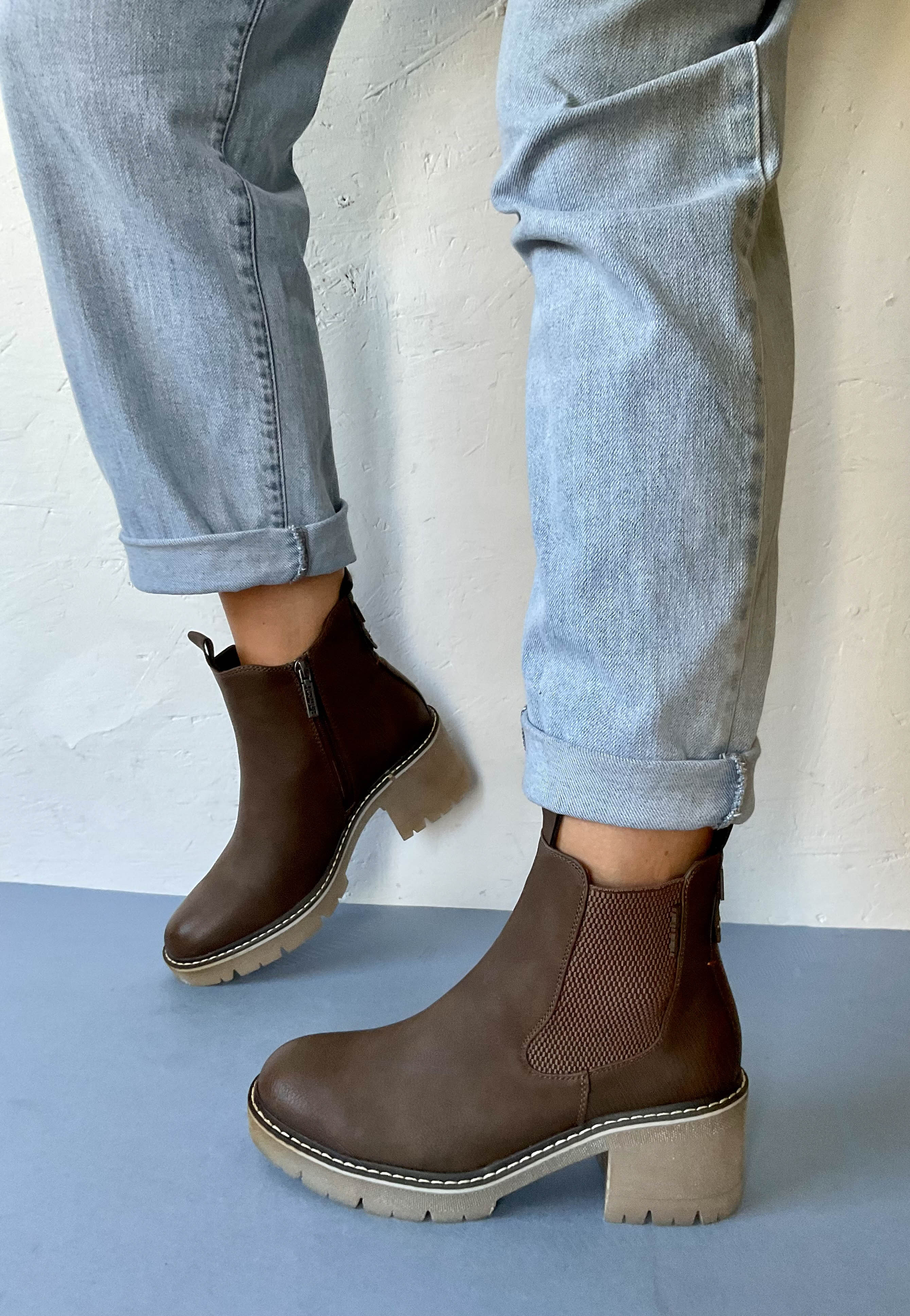 refresh womens chunky boots
