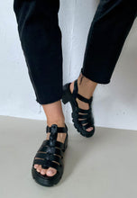 Load image into Gallery viewer, ladies black sandals